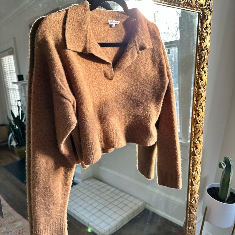Reformation - cropped camel cashmere sweater